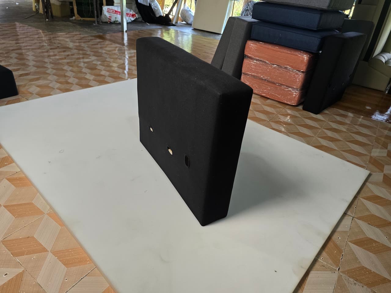 Chuyển Nhà Chung Cư: Làm Sao Mang Sofa Qua Thang Máy?